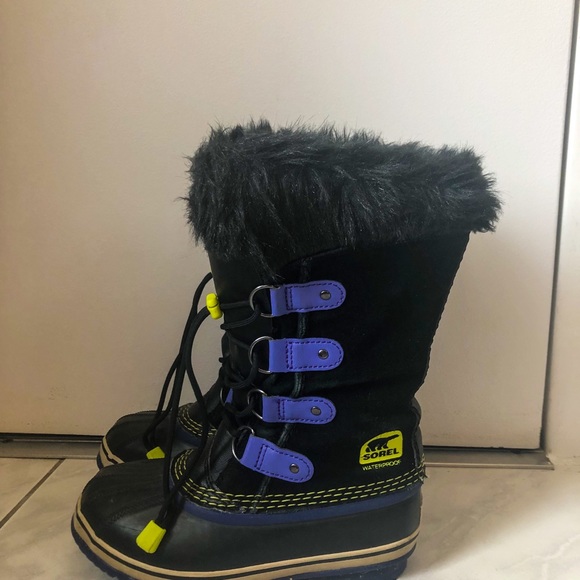 Sorel winter boots - Picture 2 of 3